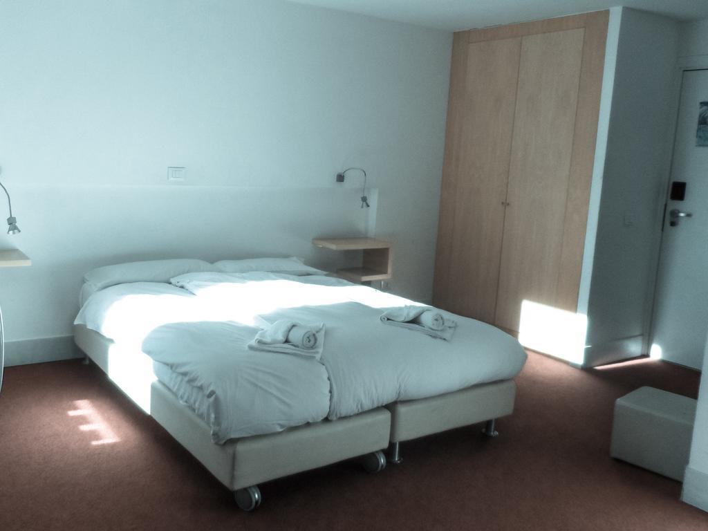 לס דה-אלפס Hotel Turan מראה חיצוני תמונה