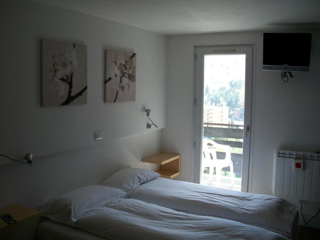 לס דה-אלפס Hotel Turan חדר תמונה