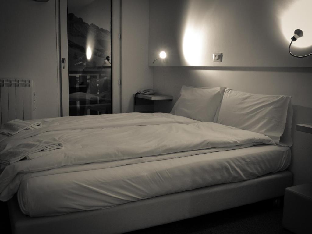 לס דה-אלפס Hotel Turan חדר תמונה