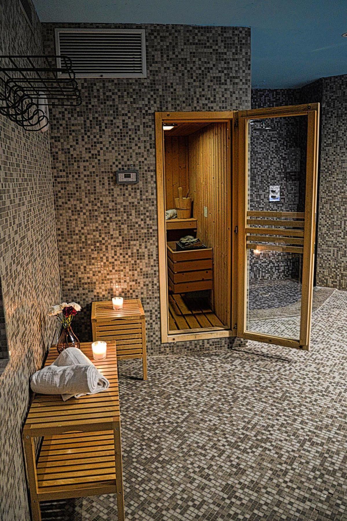 לס דה-אלפס Hotel Turan מראה חיצוני תמונה