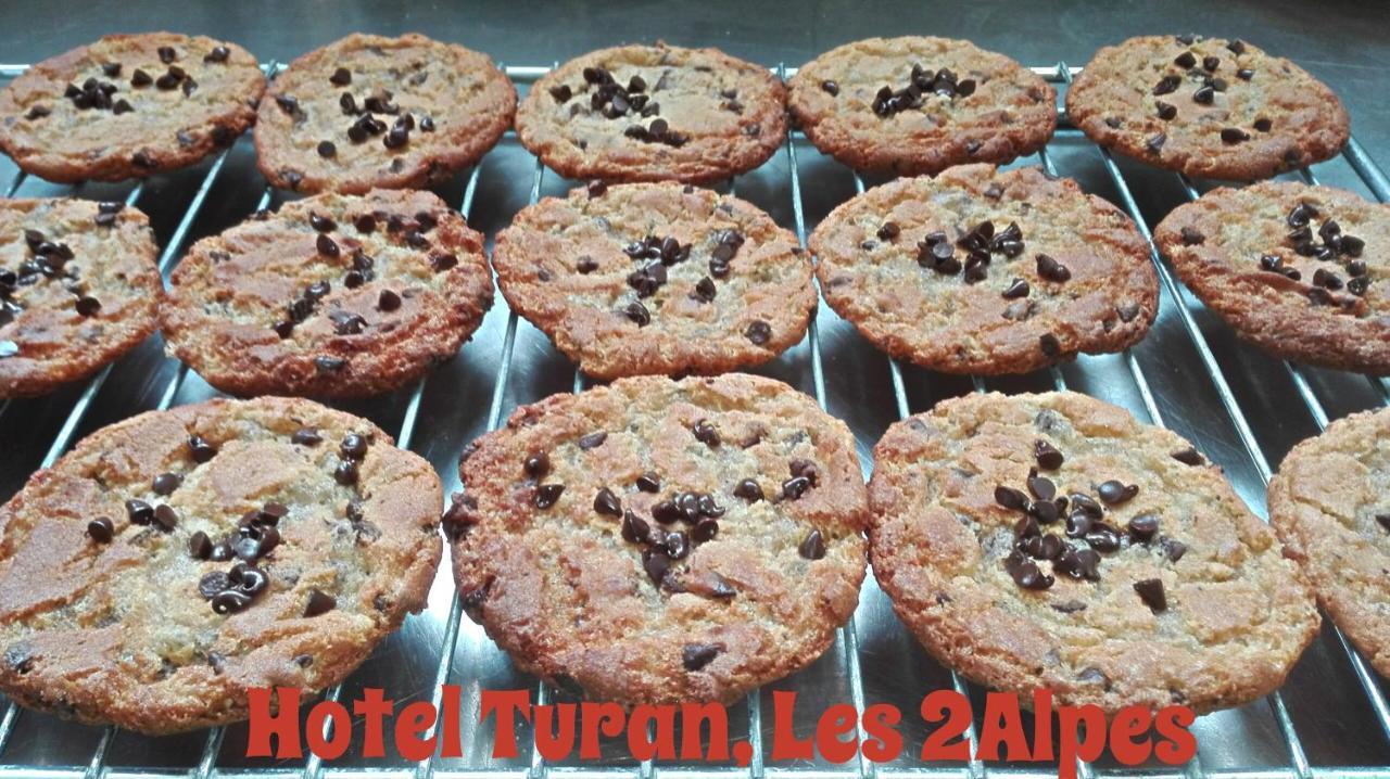 לס דה-אלפס Hotel Turan מראה חיצוני תמונה